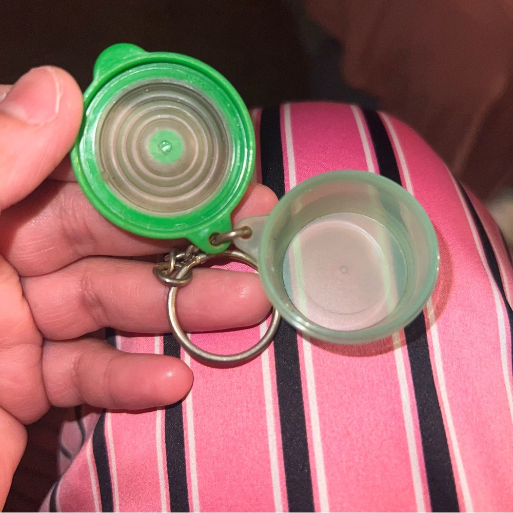 Mini Green Keychain Tupperware - Picture 4 of 4